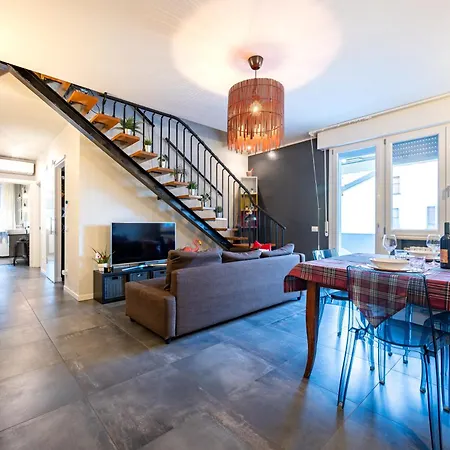 Guesthost - Elegant And Sweet Parma