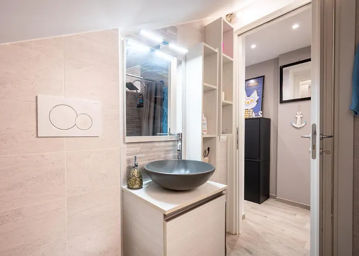 Guesthost - Elegant And Sweet Apartment Parma